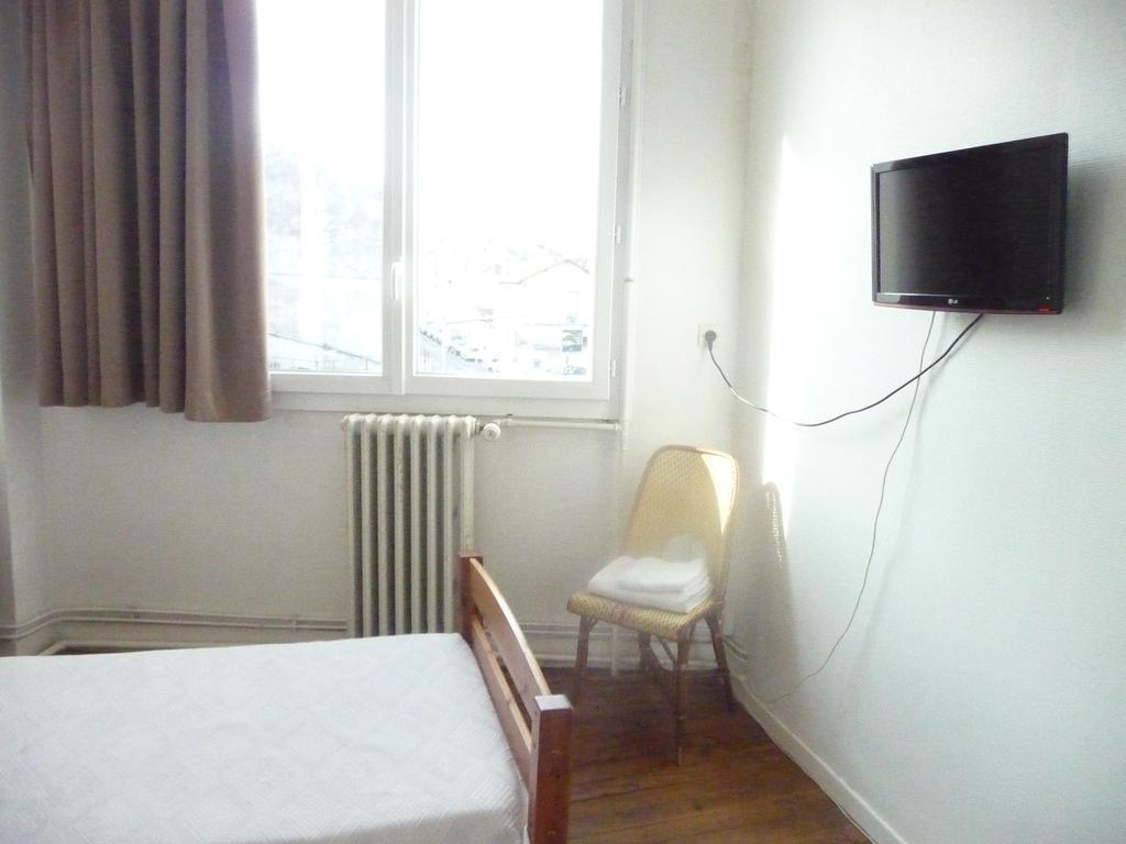Hotel De La Gare Périgueux Стая снимка