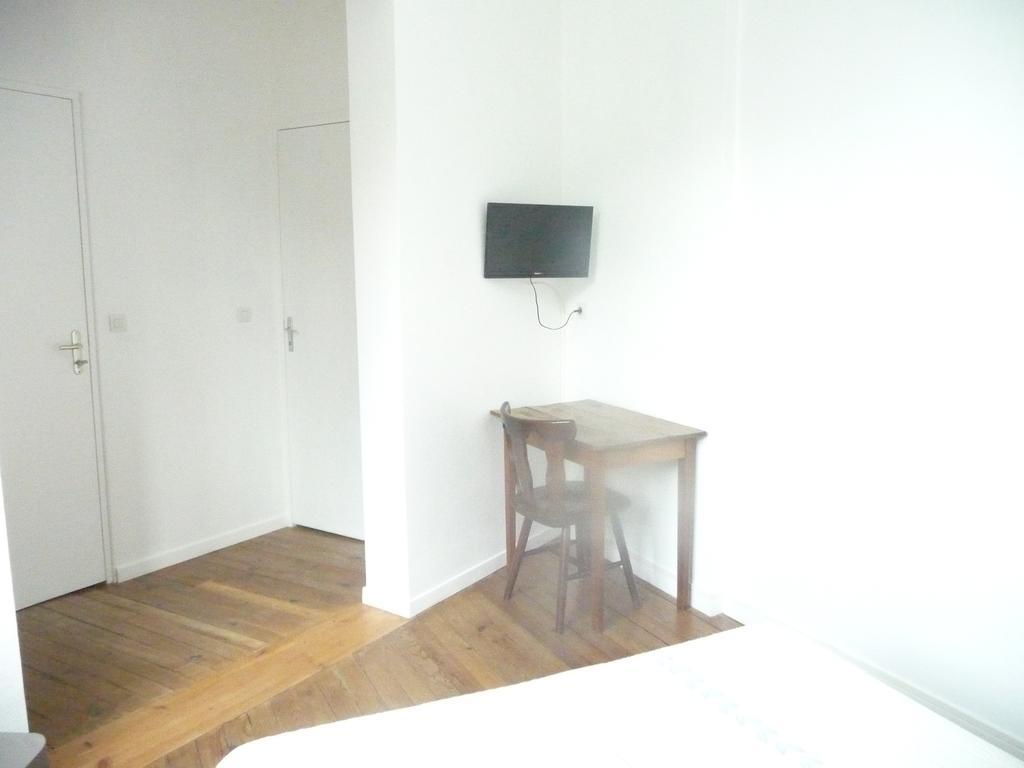 Hotel De La Gare Périgueux Стая снимка