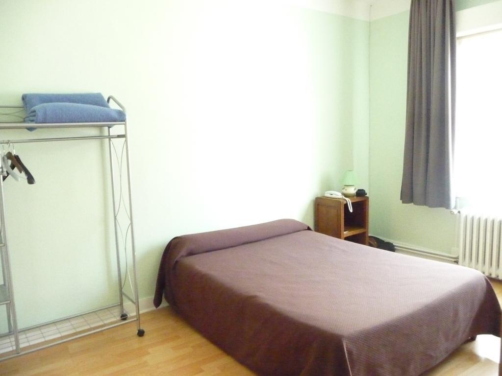 Hotel De La Gare Périgueux Стая снимка
